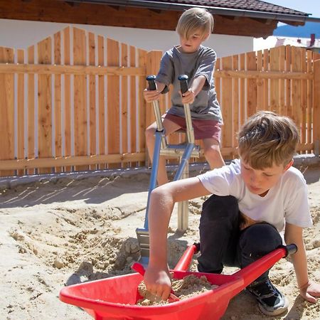 Hotel Tirolerhof - Familotel Zugspitze エールヴァルト エクステリア 写真
