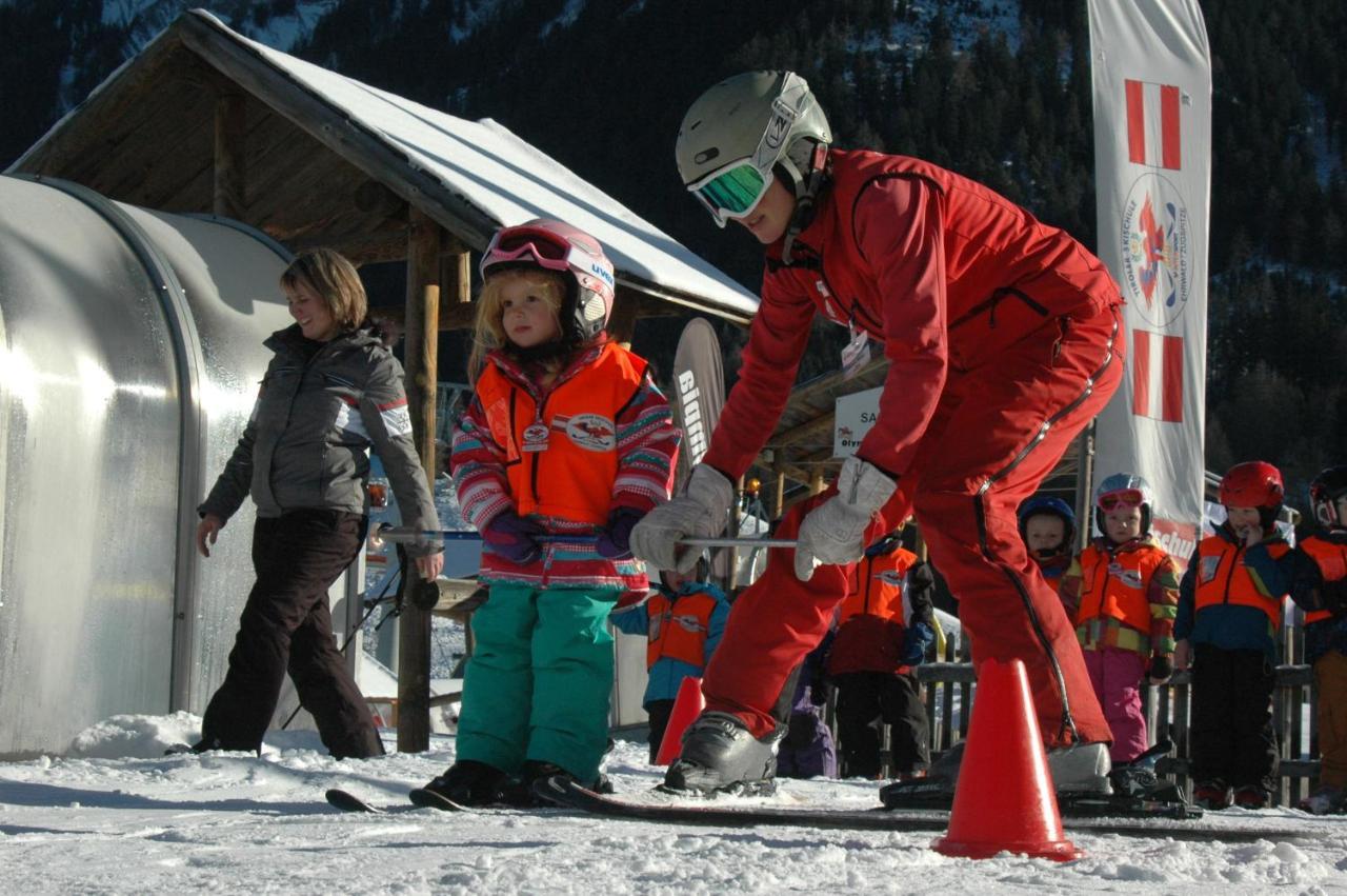 Hotel Tirolerhof - Familotel Zugspitze エールヴァルト エクステリア 写真