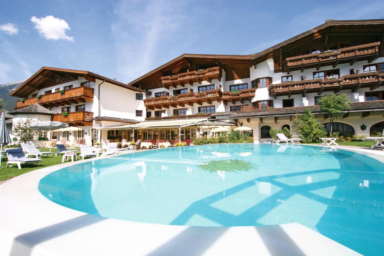 Hotel Tirolerhof - Familotel Zugspitze エールヴァルト エクステリア 写真