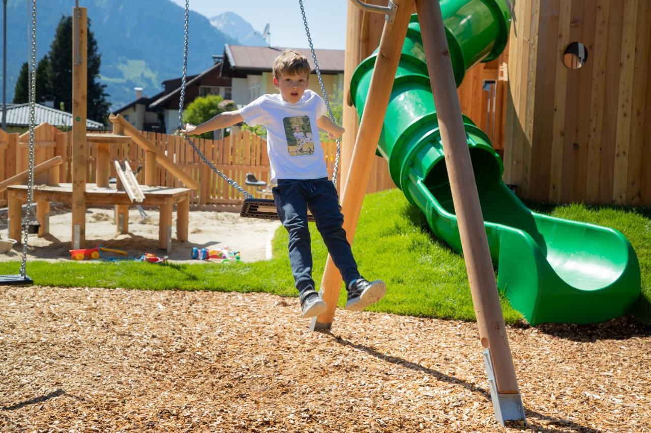 Hotel Tirolerhof - Familotel Zugspitze エールヴァルト エクステリア 写真