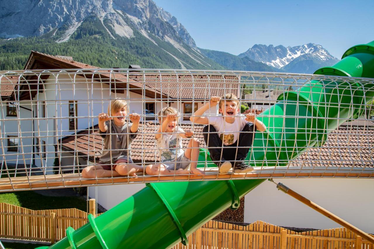 Hotel Tirolerhof - Familotel Zugspitze エールヴァルト エクステリア 写真