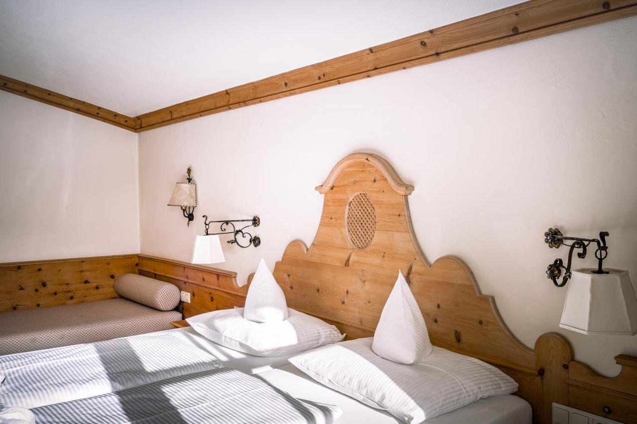 Hotel Tirolerhof - Familotel Zugspitze エールヴァルト エクステリア 写真