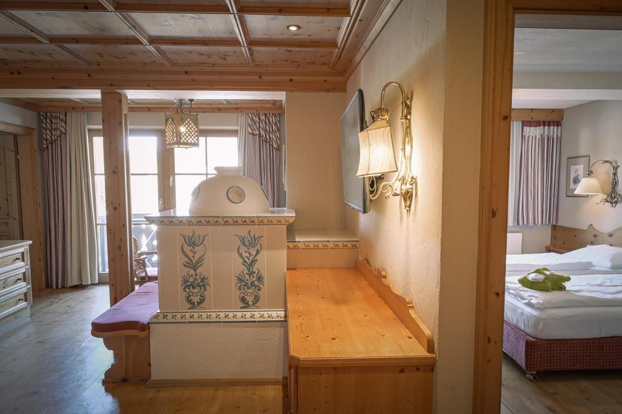 Hotel Tirolerhof - Familotel Zugspitze エールヴァルト エクステリア 写真
