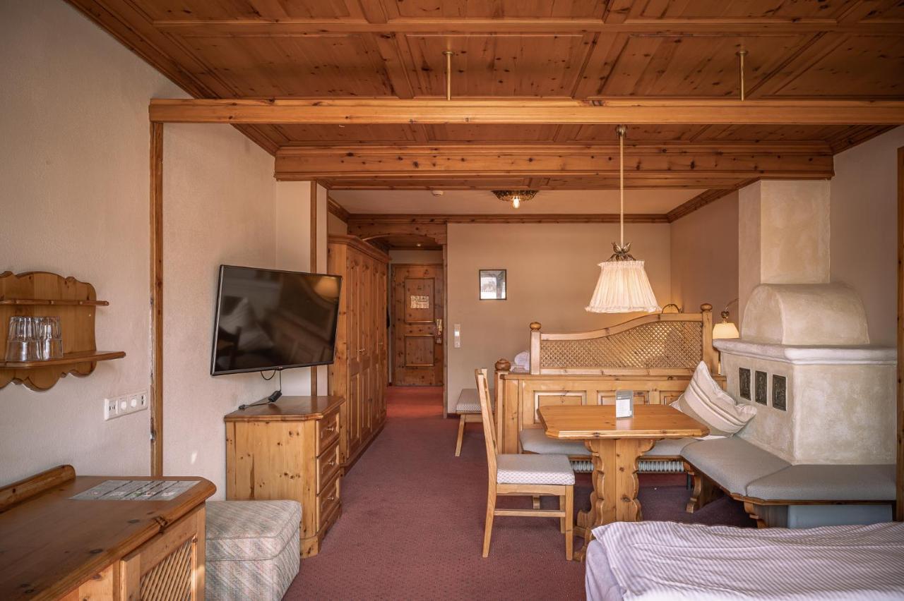 Hotel Tirolerhof - Familotel Zugspitze エールヴァルト エクステリア 写真