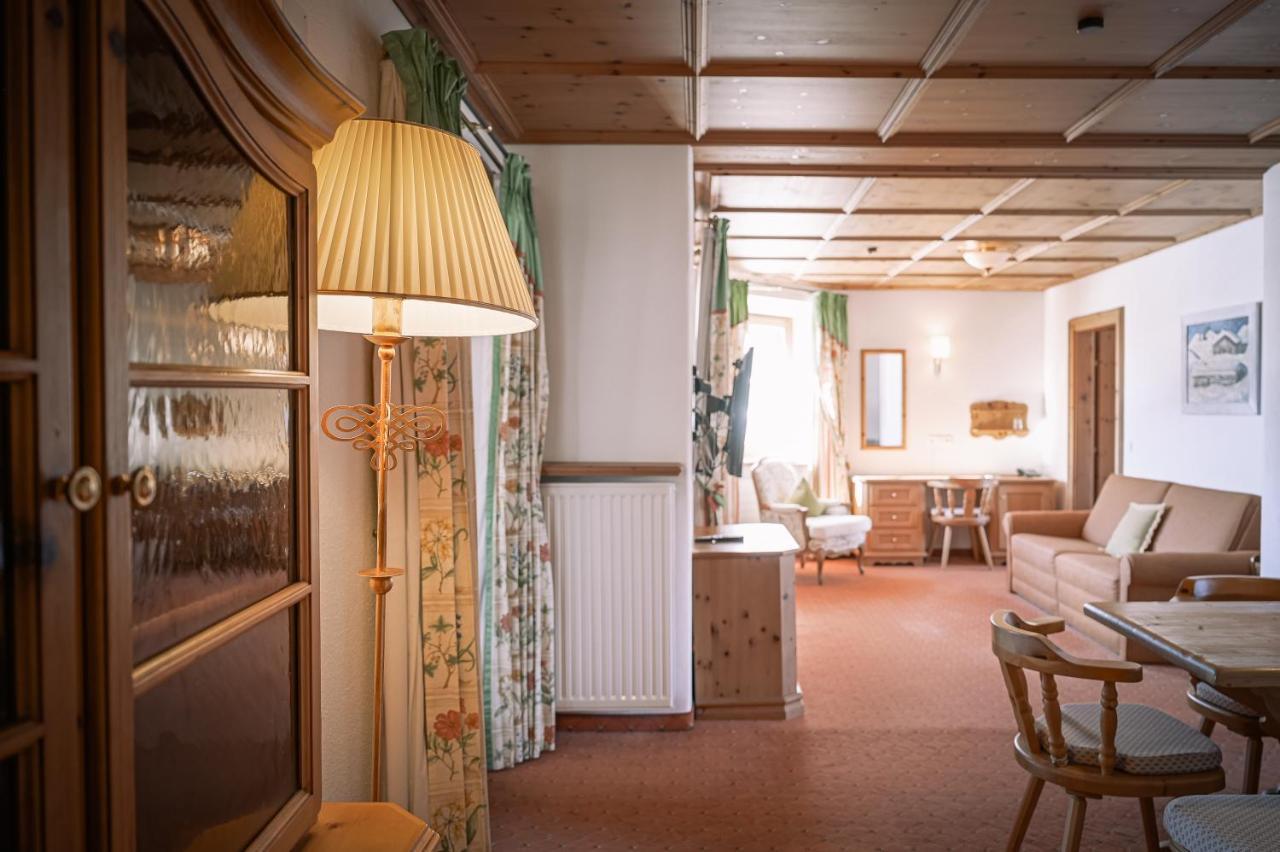 Hotel Tirolerhof - Familotel Zugspitze エールヴァルト エクステリア 写真