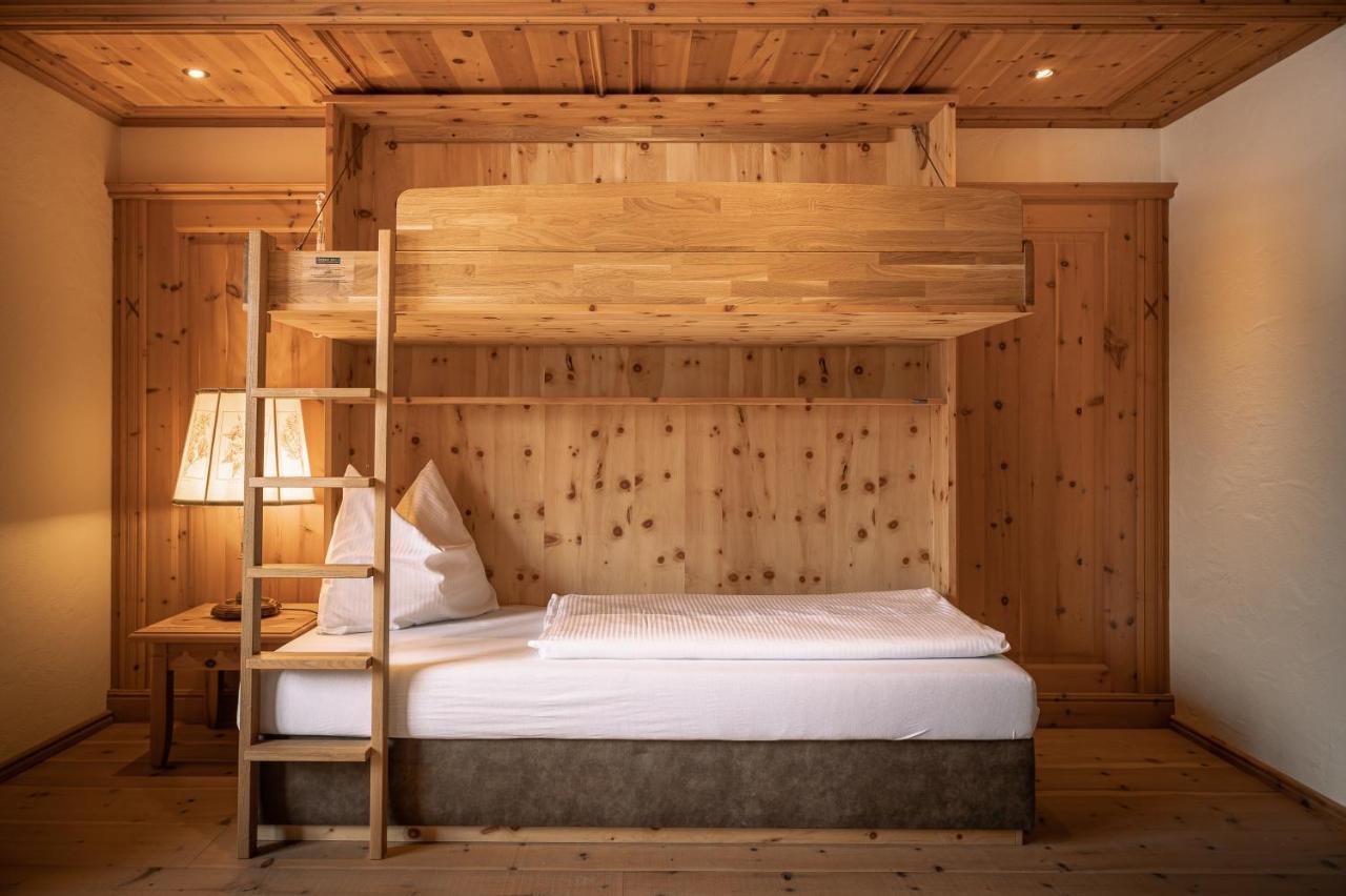 Hotel Tirolerhof - Familotel Zugspitze エールヴァルト エクステリア 写真
