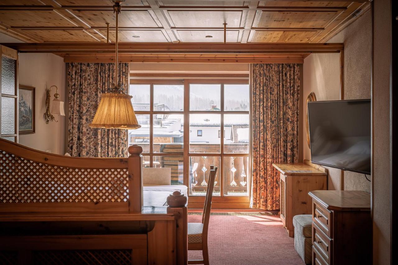 Hotel Tirolerhof - Familotel Zugspitze エールヴァルト エクステリア 写真