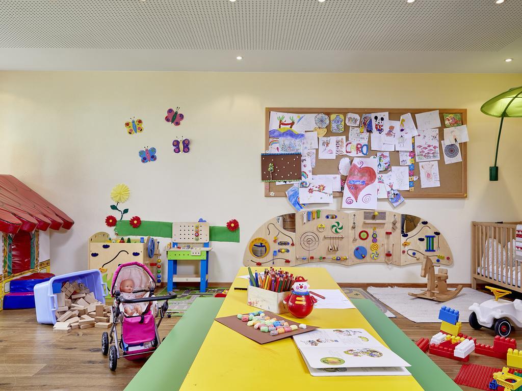Hotel Tirolerhof - Familotel Zugspitze エールヴァルト エクステリア 写真